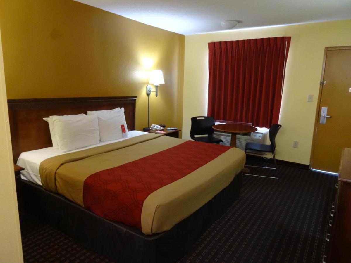 Lodge Econo Near I-95