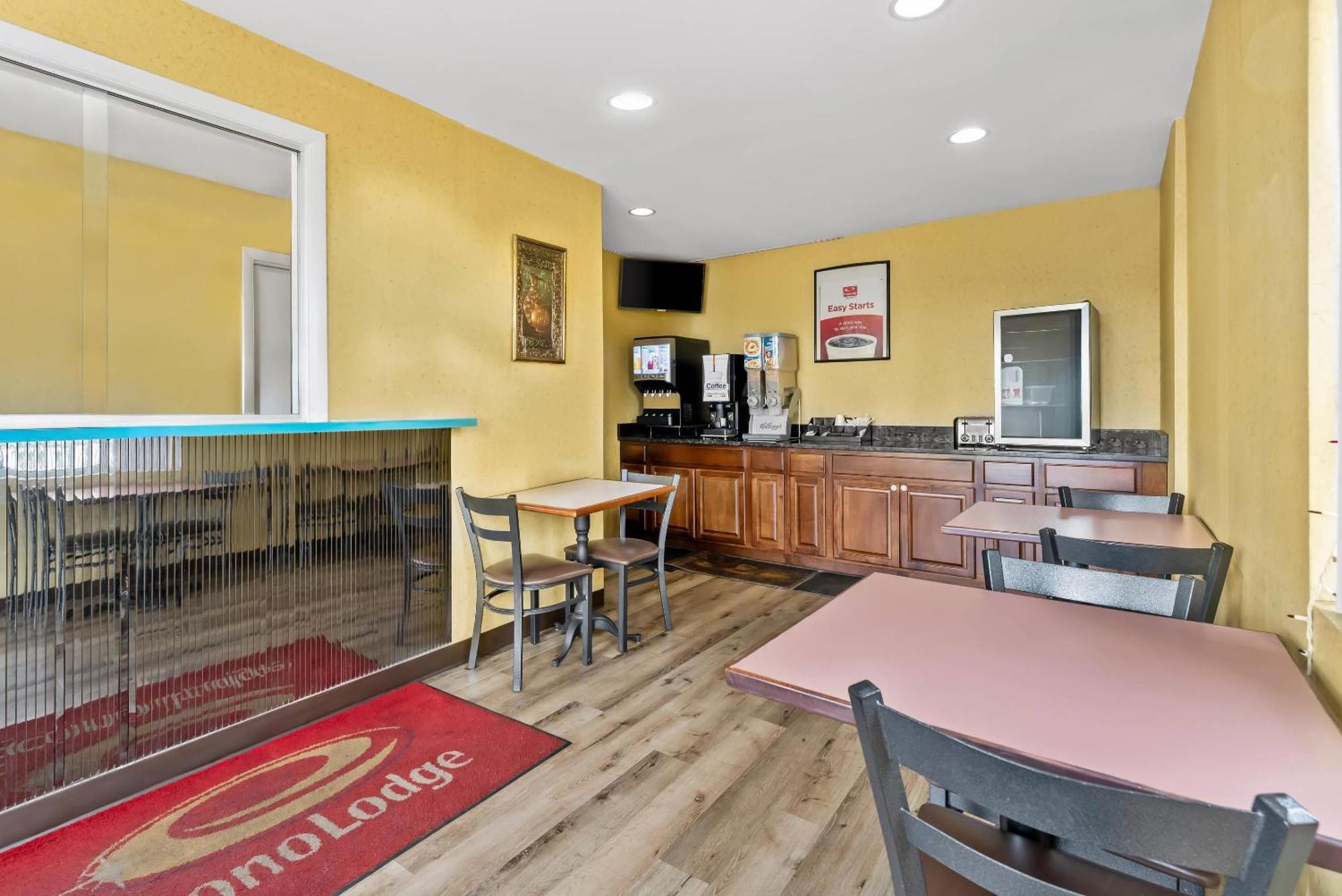 Lodge Econo Near I-95