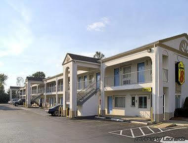 Lodge Econo Near I-95